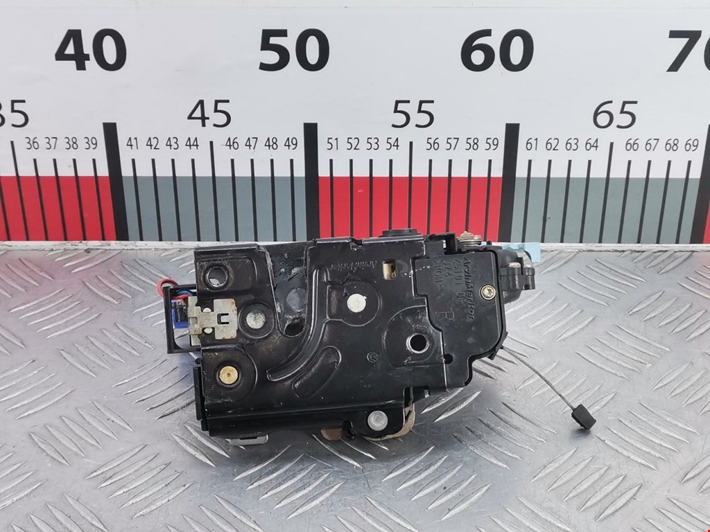 Замок двери задней правой SKODA Octavia A5 1Z- 2004-2013