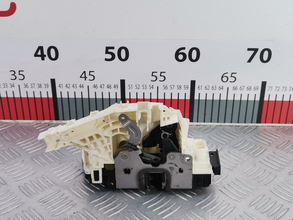 Замок двери передней правой MERCEDES-BENZ C-Class C-klasse W204 2007-2015