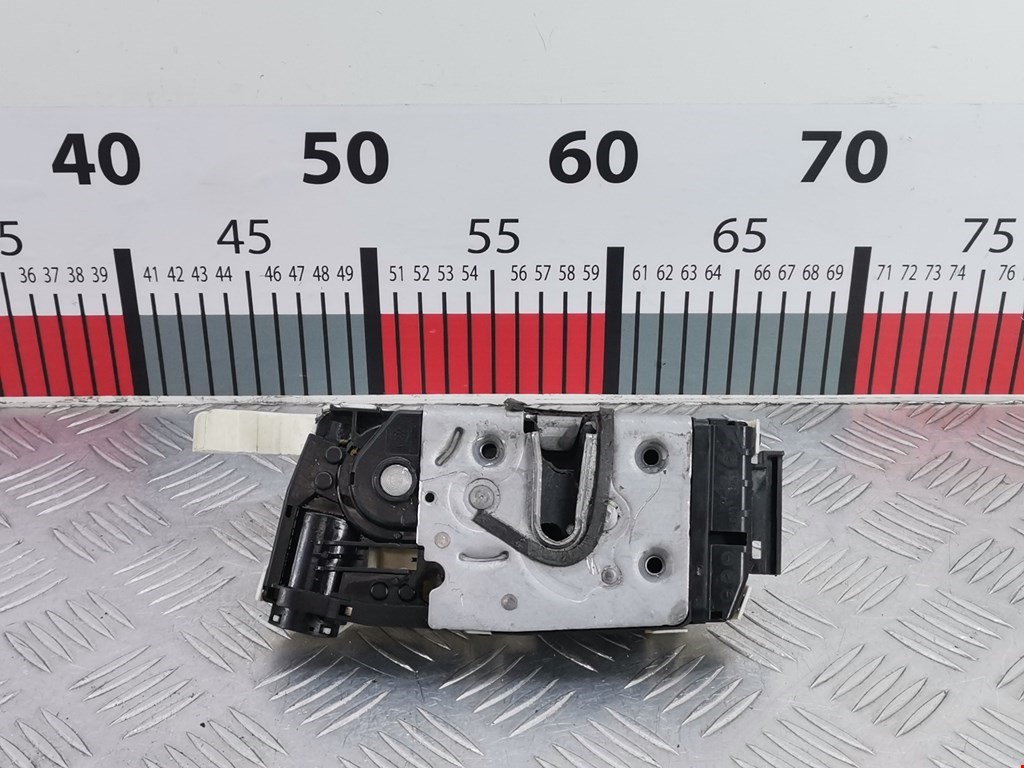 Замок двери передней правой MERCEDES-BENZ C-Class C-klasse W204 2007-2015