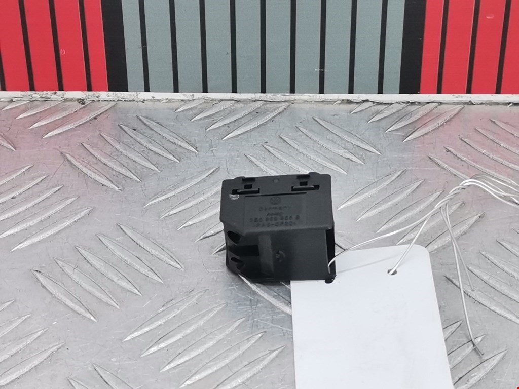 Кнопка стеклоподъемника VOLKSWAGEN Passat B5 1997-2005