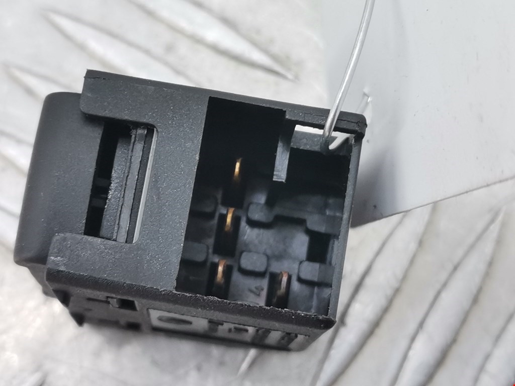 Кнопка стеклоподъемника VOLKSWAGEN Passat B5 1997-2005