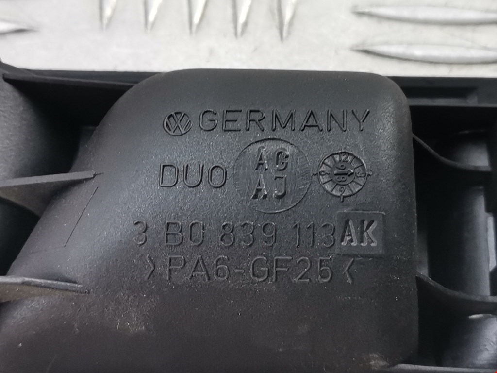 Ручка дверная задняя внутренняя левая VOLKSWAGEN Passat B5 1997-2005