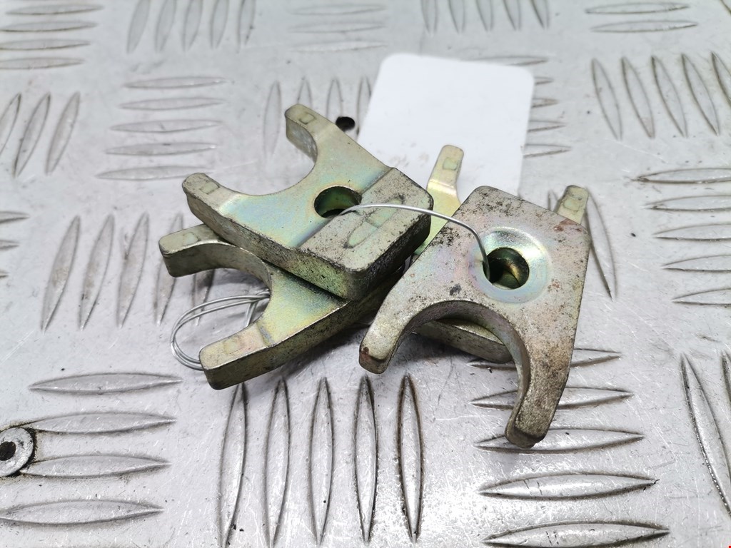 Кронштейн форсунки MITSUBISHI Carisma 1995-1999