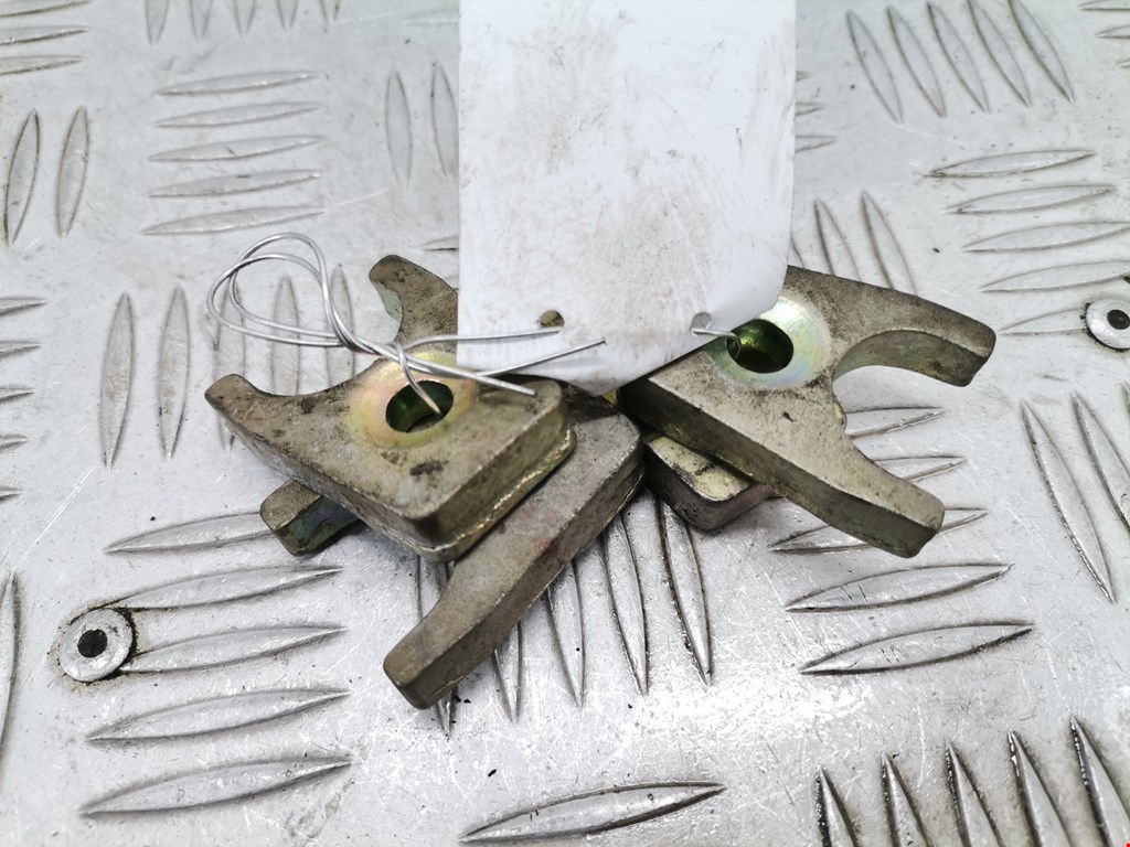 Кронштейн форсунки MITSUBISHI Carisma 1995-1999