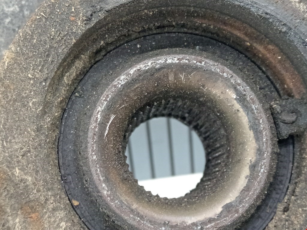 Ступица передняя левая VOLKSWAGEN Polo IV 2001-2009