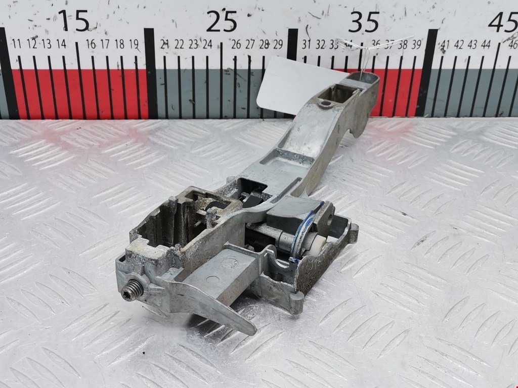 Кронштейн ручки PEUGEOT 207 2006-2015