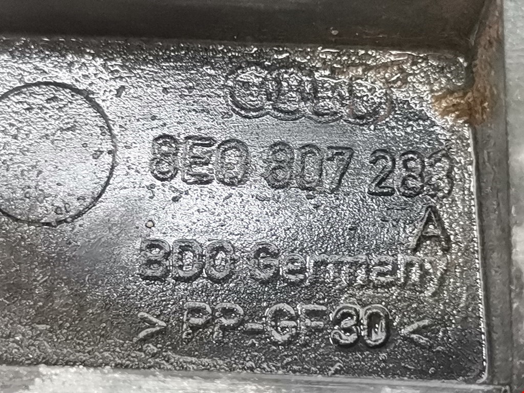 Кронштейн переднего бампера левый AUDI A4 B6 2001-2005