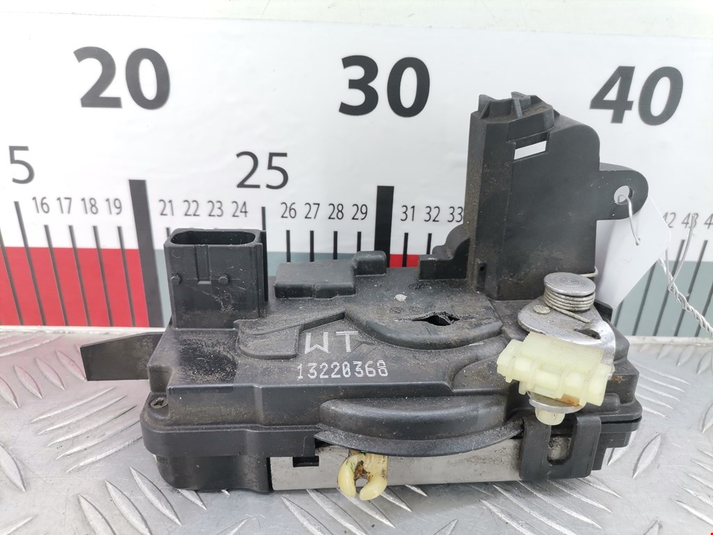 Замок двери передней правой OPEL Astra H/Family 2004-2015