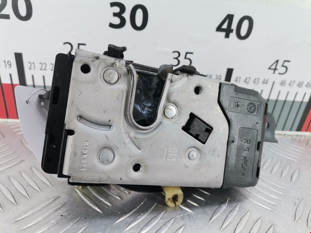 Замок двери передней правой OPEL Astra H/Family 2004-2015