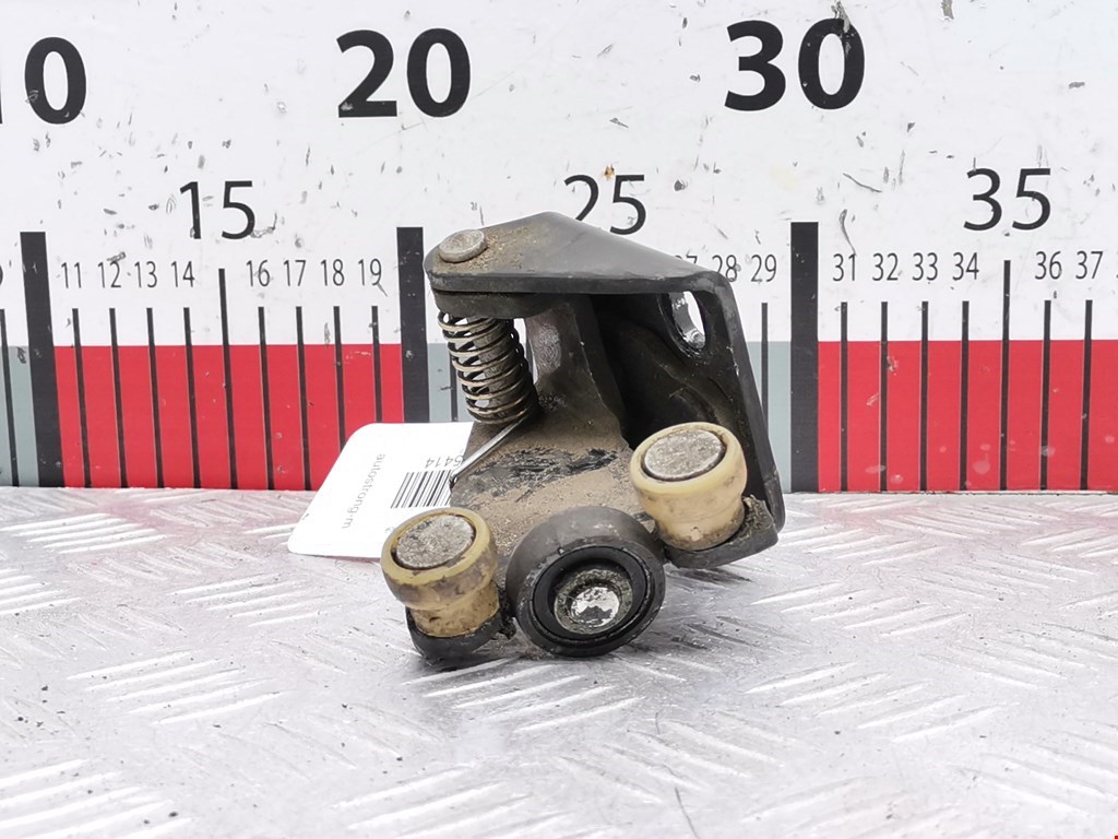 Ролик двери сдвижной (левый/правый средний верхний/нижний) CITROEN Berlingo 1996-2012