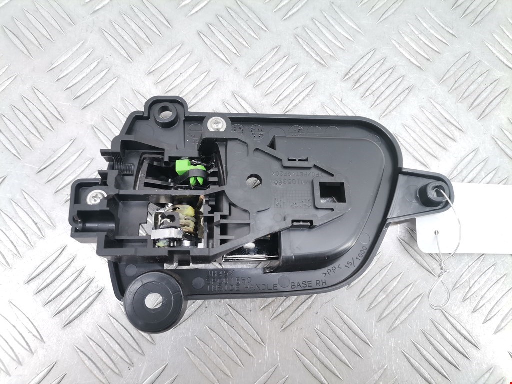 Ручка дверная задняя внутренняя правая MITSUBISHI Outlander XL 2006-2012