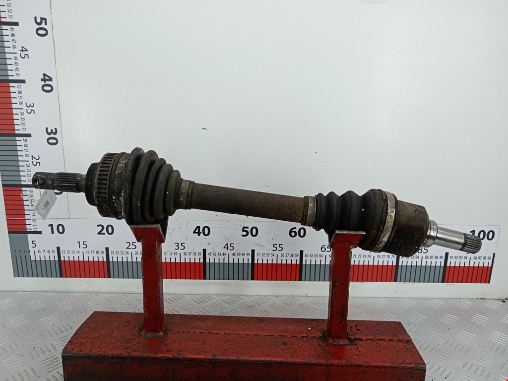 Полуось передняя левая (приводной вал шрус) Citroen Xsara Picasso (1999-2012)