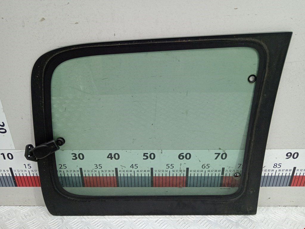 Стекло кузовное глухое левое CITROEN Berlingo 1996-2012