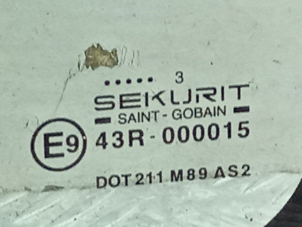 Стекло кузовное глухое правое CITROEN Berlingo 1996-2012