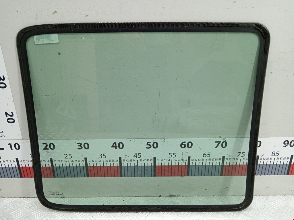 Стекло кузовное глухое правое CITROEN Berlingo 1996-2012