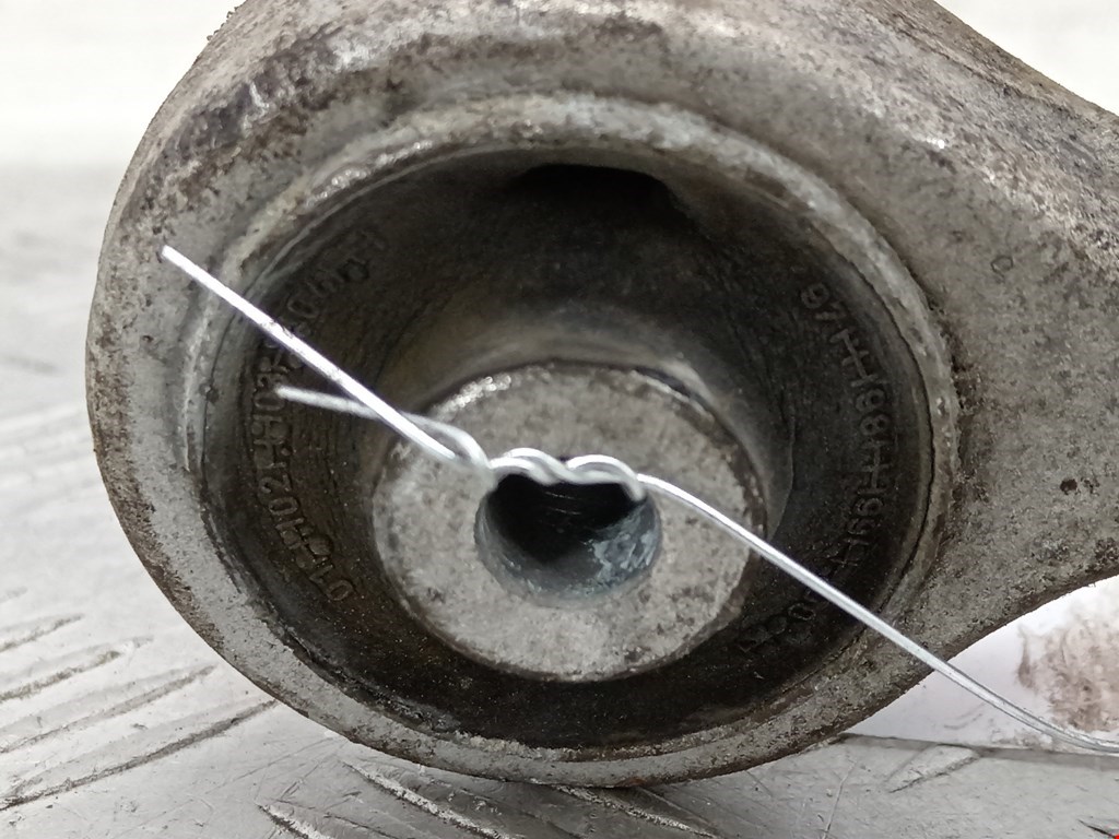 Рычаг передний правый AUDI A4 B6 2001-2005