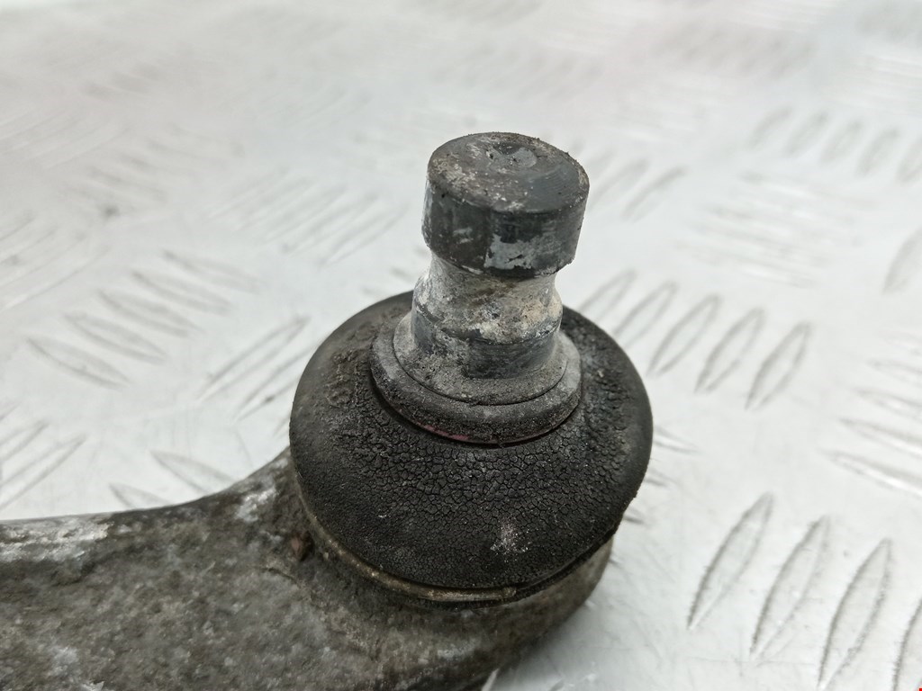 Рычаг передний правый AUDI A4 B6 2001-2005