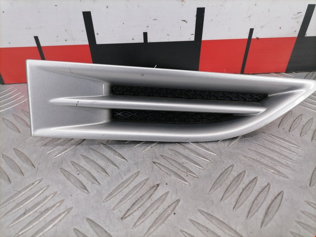 Накладка декоративная (молдинг) крыла переднего правого Ford Kuga 1 (2008-2012)