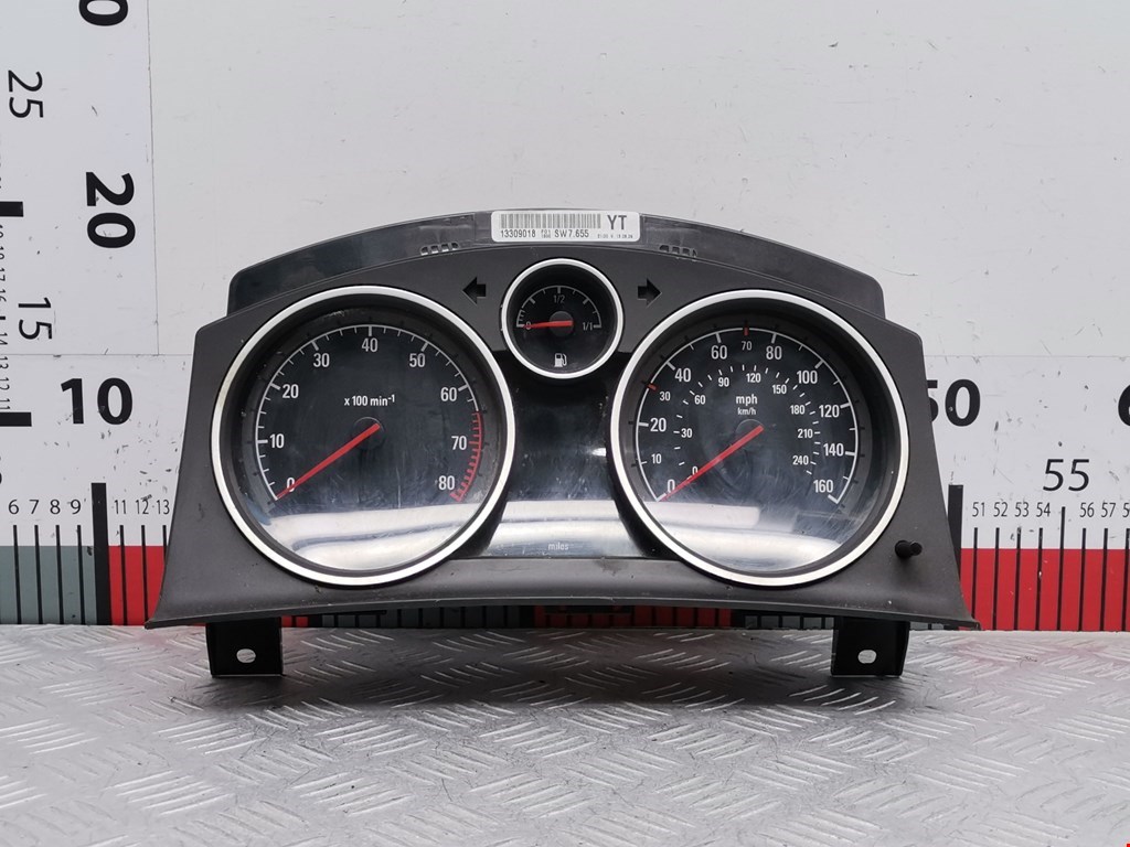 Панель приборов (щиток) OPEL Astra H/Family 2004-2015