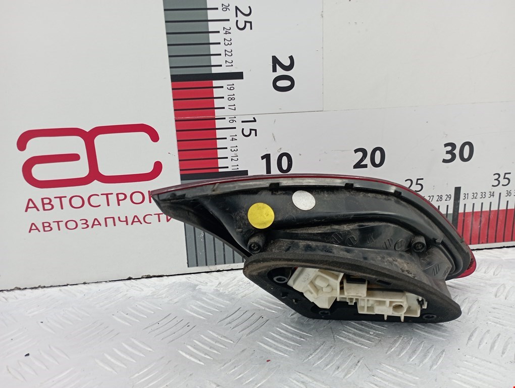 Фонарь задний внутренний правый OPEL Astra J 2009-2017