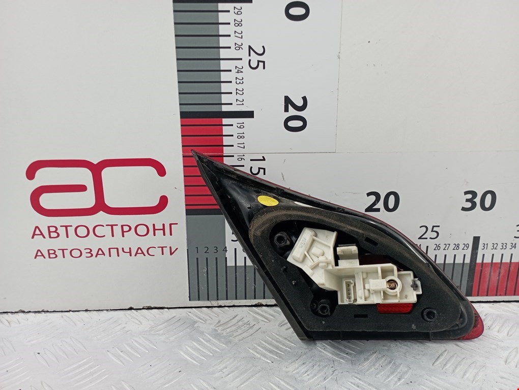 Фонарь задний внутренний правый OPEL Astra J 2009-2017