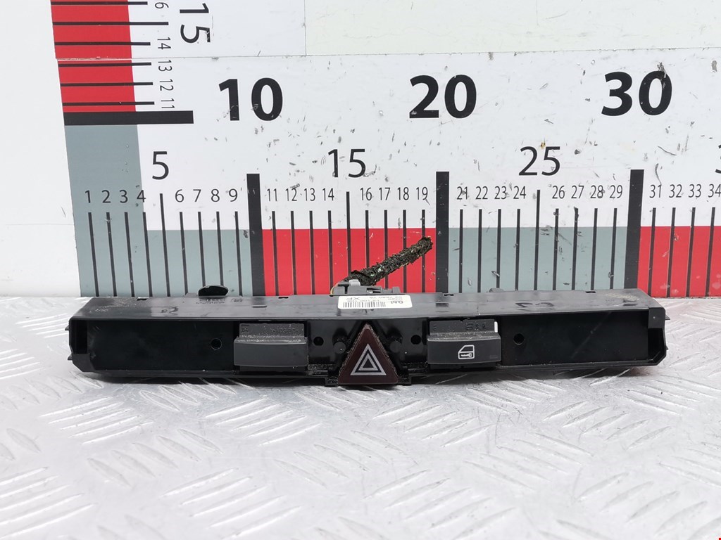 Кнопка аварийной сигнализации (аварийки) OPEL Astra H/Family 2004-2015