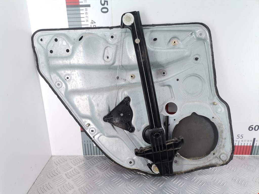 Стеклоподъемник задний правый VOLKSWAGEN Bora 1998-2005