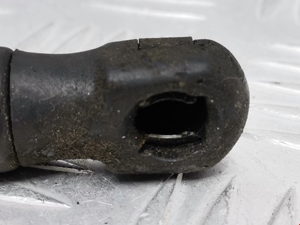 Амортизатор капота левый=правый OPEL Astra H/Family 2004-2015