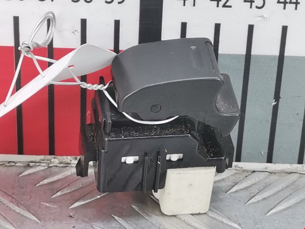 Кнопка стеклоподъемника TOYOTA Prius II XW20 2003-2012