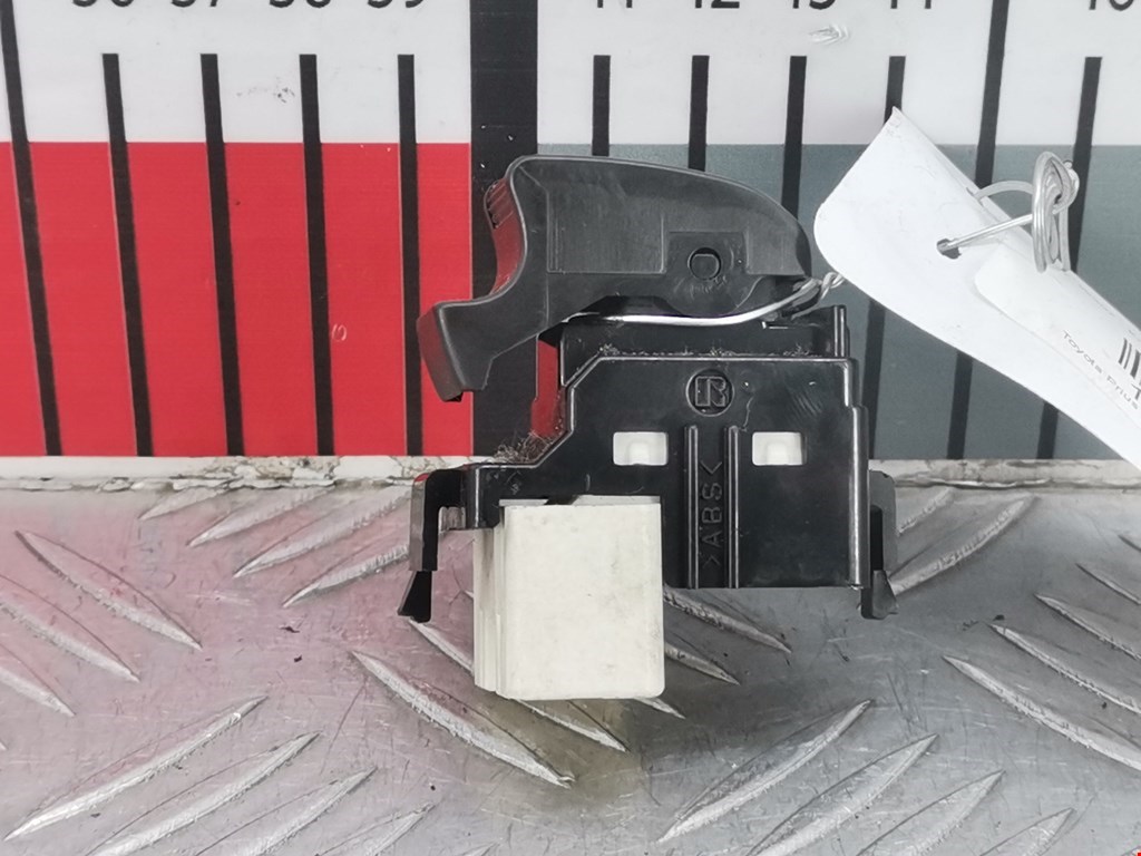 Кнопка стеклоподъемника TOYOTA Prius II XW20 2003-2012