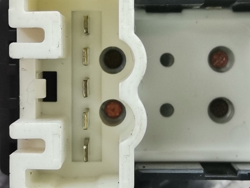 Кнопка стеклоподъемника TOYOTA Prius II XW20 2003-2012