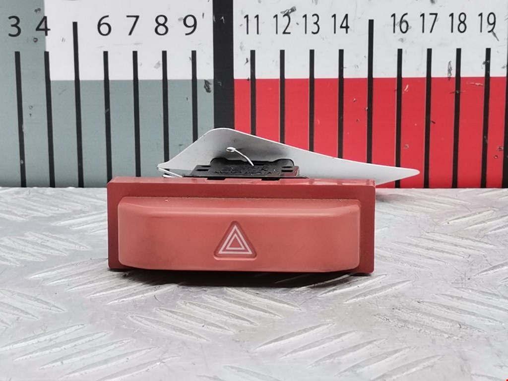 Кнопка аварийной сигнализации (аварийки) NISSAN X-Trail T30 2000-2007