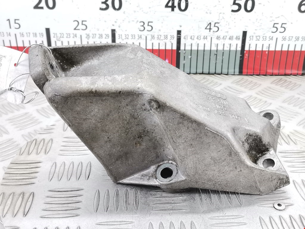 Кронштейн (крепление лапа) двигателя Audi A4 B5 (1994-2001)