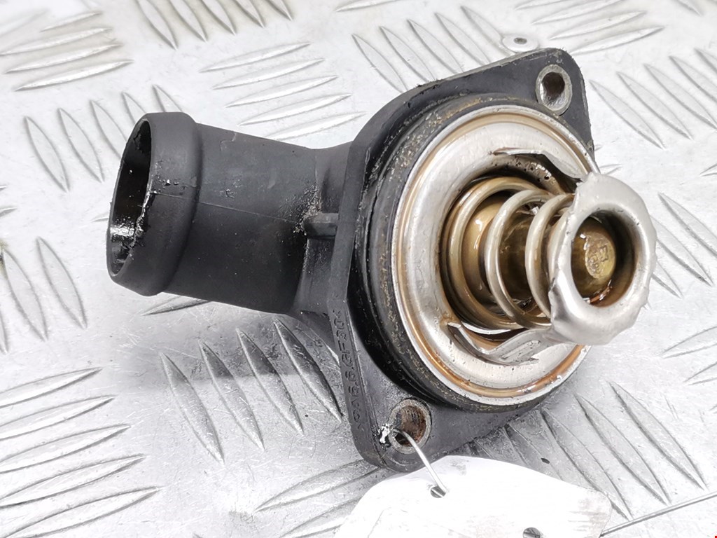 Корпус термостата AUDI A4 B5 1995-2001