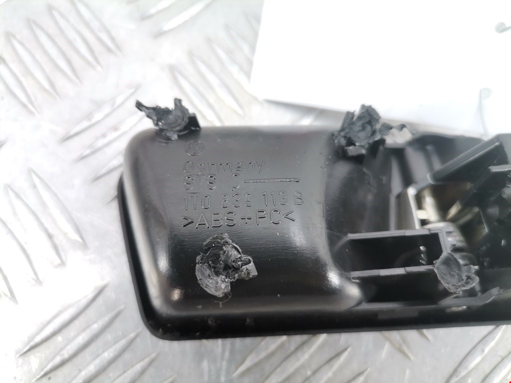 Ручка дверная задняя внутренняя левая VOLKSWAGEN Touran 2003-2010