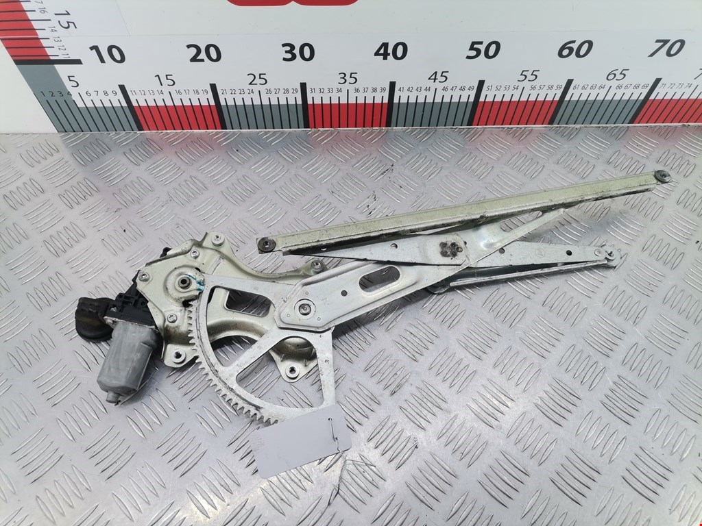 Стеклоподъемник задний правый TOYOTA Prius II XW20 2003-2012