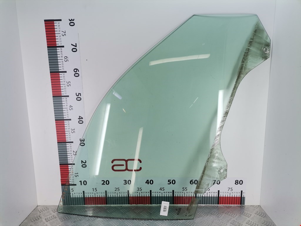 Стекло двери переднее правое BMW X5 E53 1999-2006