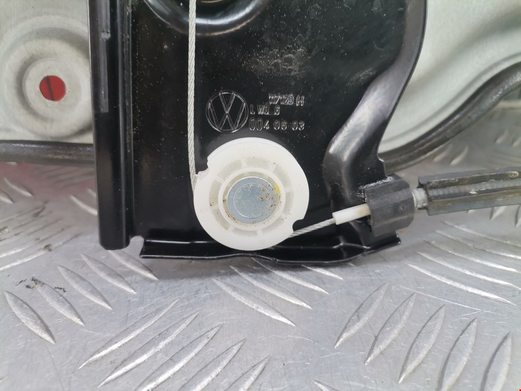 Стеклоподъемник задний левый VOLKSWAGEN Touran 2003-2010