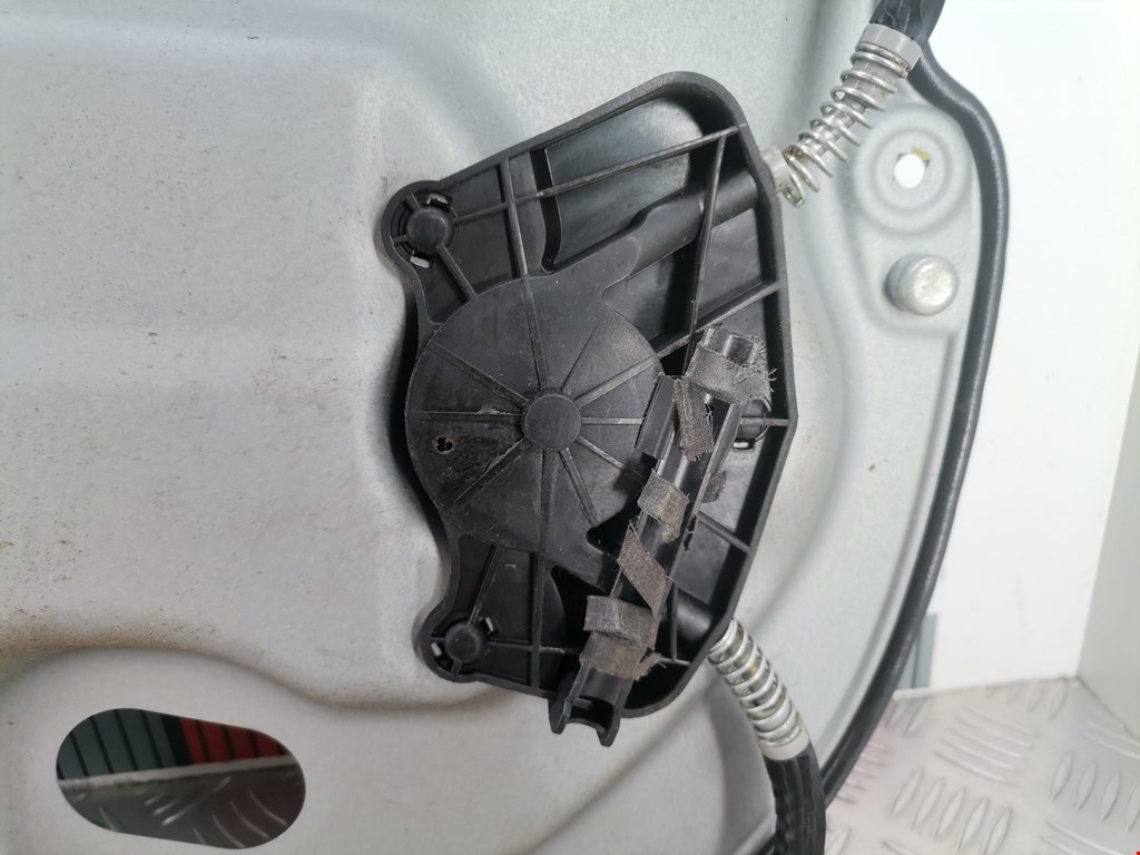 Стеклоподъемник задний левый VOLKSWAGEN Touran 2003-2010