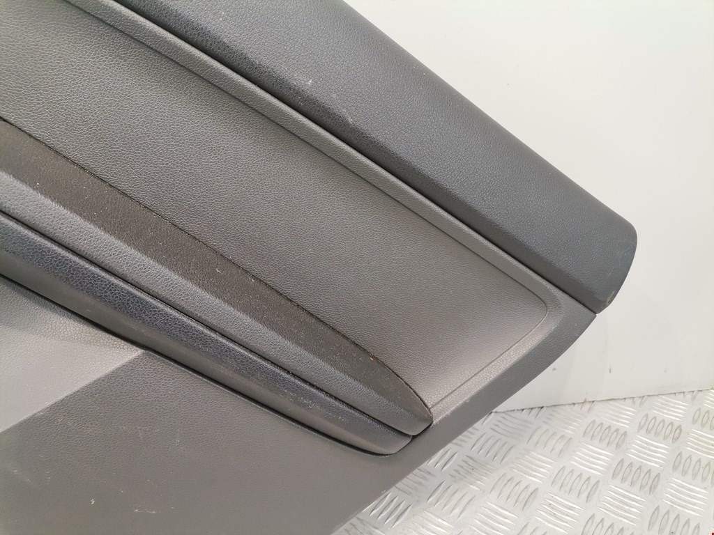 Обшивка двери задняя правая FORD C-MAX 2003-2010