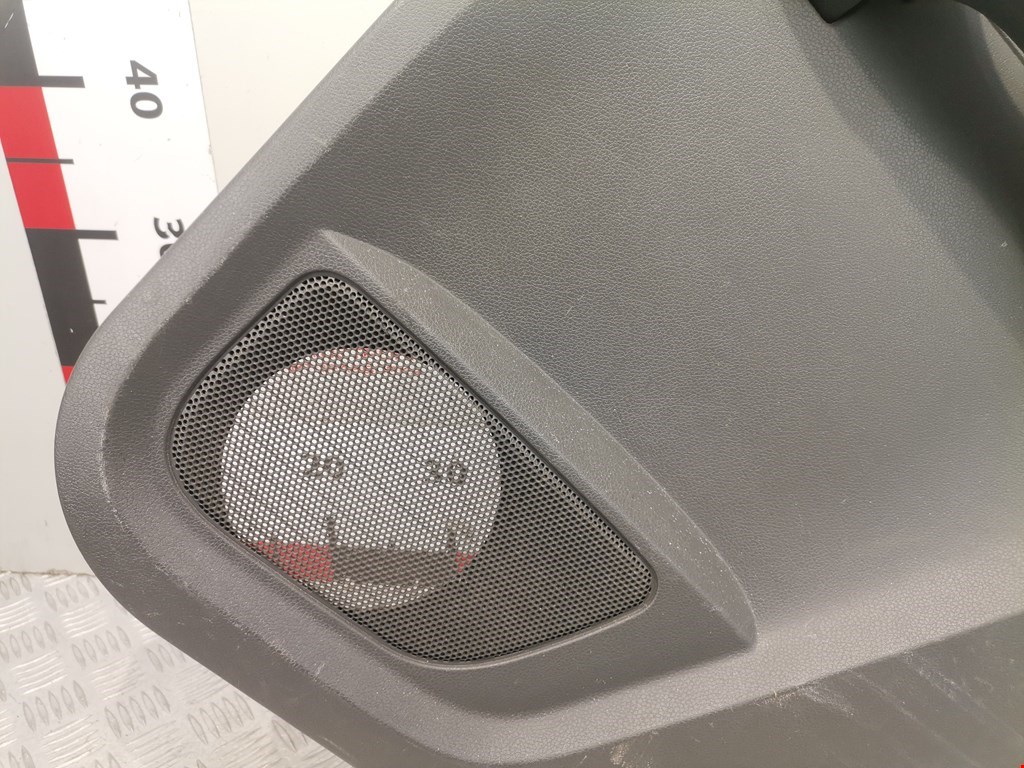 Обшивка двери задняя правая FORD C-MAX 2003-2010