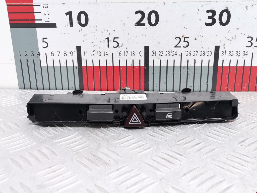 Кнопка аварийной сигнализации (аварийки) OPEL Astra H/Family 2004-2015