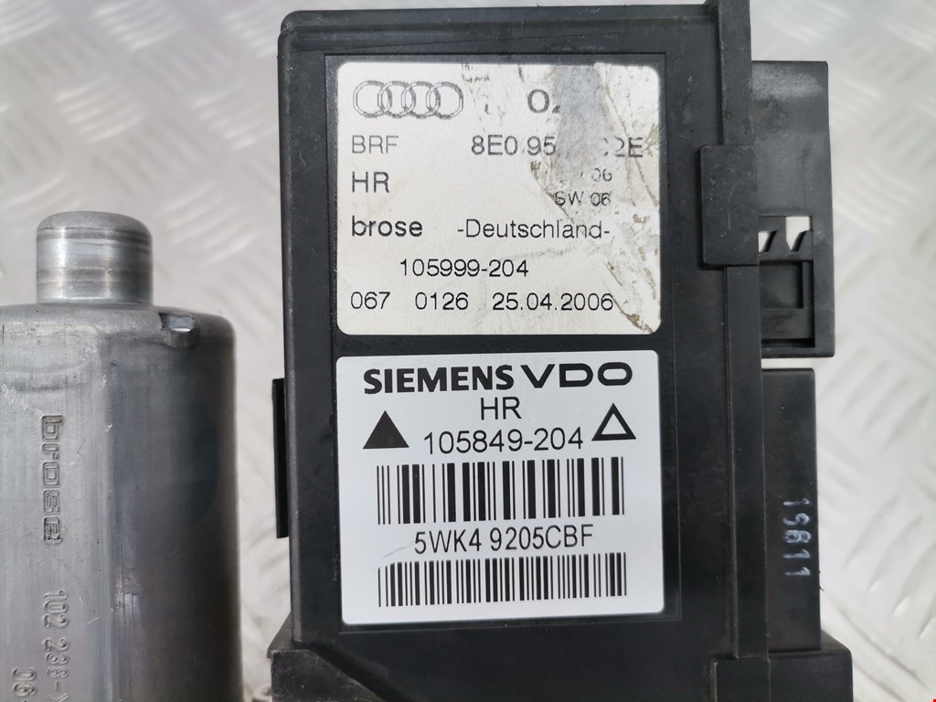 Моторчик (двигатель) стеклоподъемника AUDI A4 B7 2004-2007