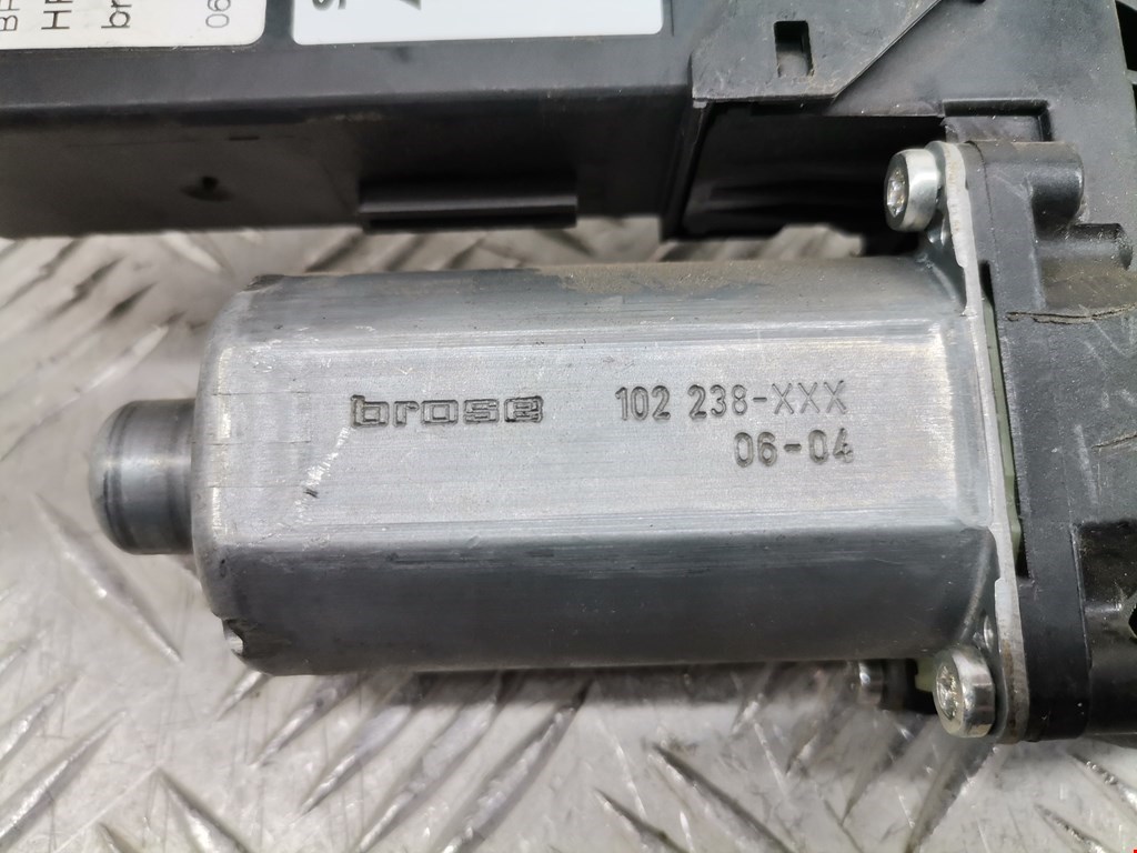 Моторчик (двигатель) стеклоподъемника AUDI A4 B7 2004-2007