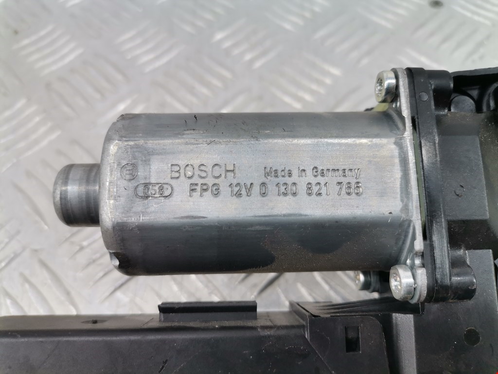 Моторчик (двигатель) стеклоподъемника AUDI A4 B7 2004-2007