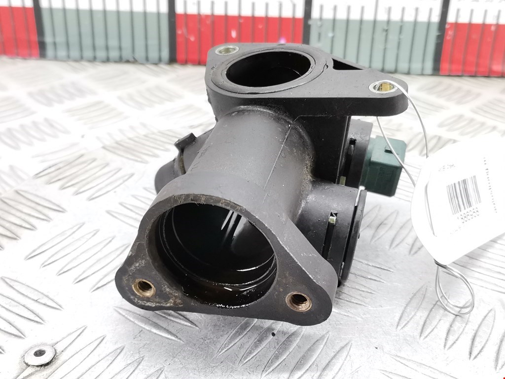 Тройник системы охлаждения AUDI A4 B5 1995-2001