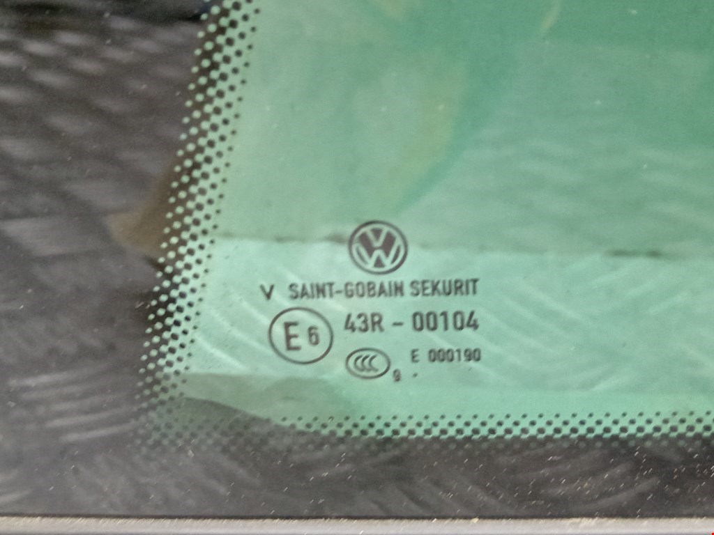 Стекло кузовное глухое левое VOLKSWAGEN Scirocco III 2008-2017