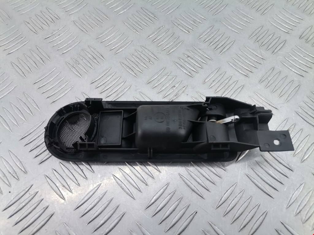Ручка дверная задняя внутренняя левая VOLKSWAGEN Passat B5 1997-2005