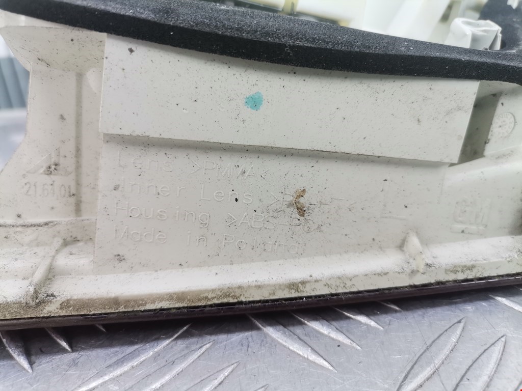 Фонарь задний внутренний левый OPEL Astra J 2009-2017