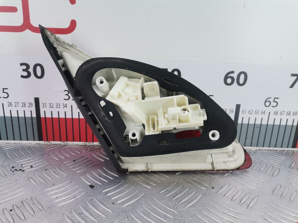 Фонарь задний внутренний правый OPEL Astra J 2009-2017